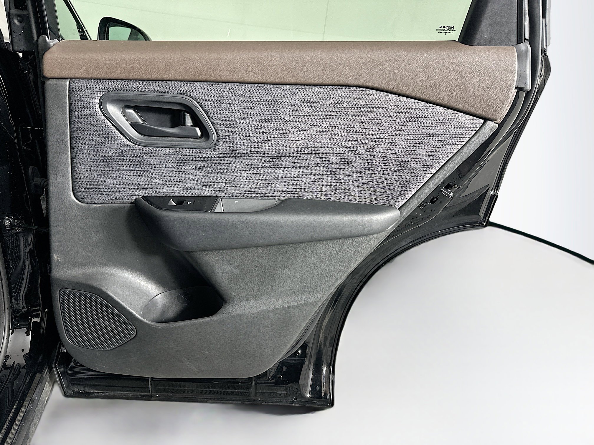 Used 2023 Nissan Rogue S AWD/4WD image 28