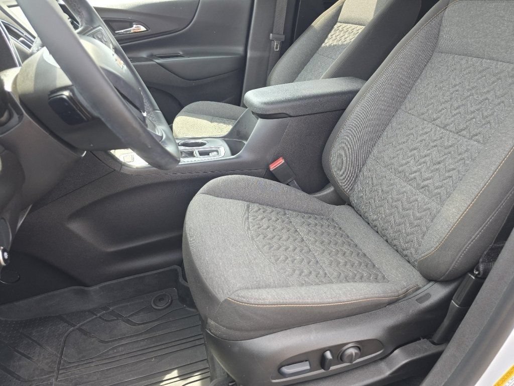 Used 2024 Chevrolet Equinox LT w/ LPO, Floor Liner Package AWD/4WD image 20