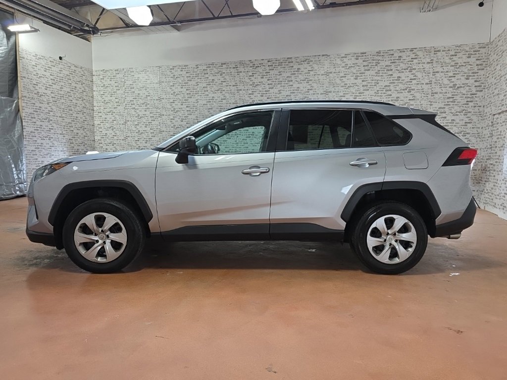 Used 2021 Toyota RAV4 LE image 4