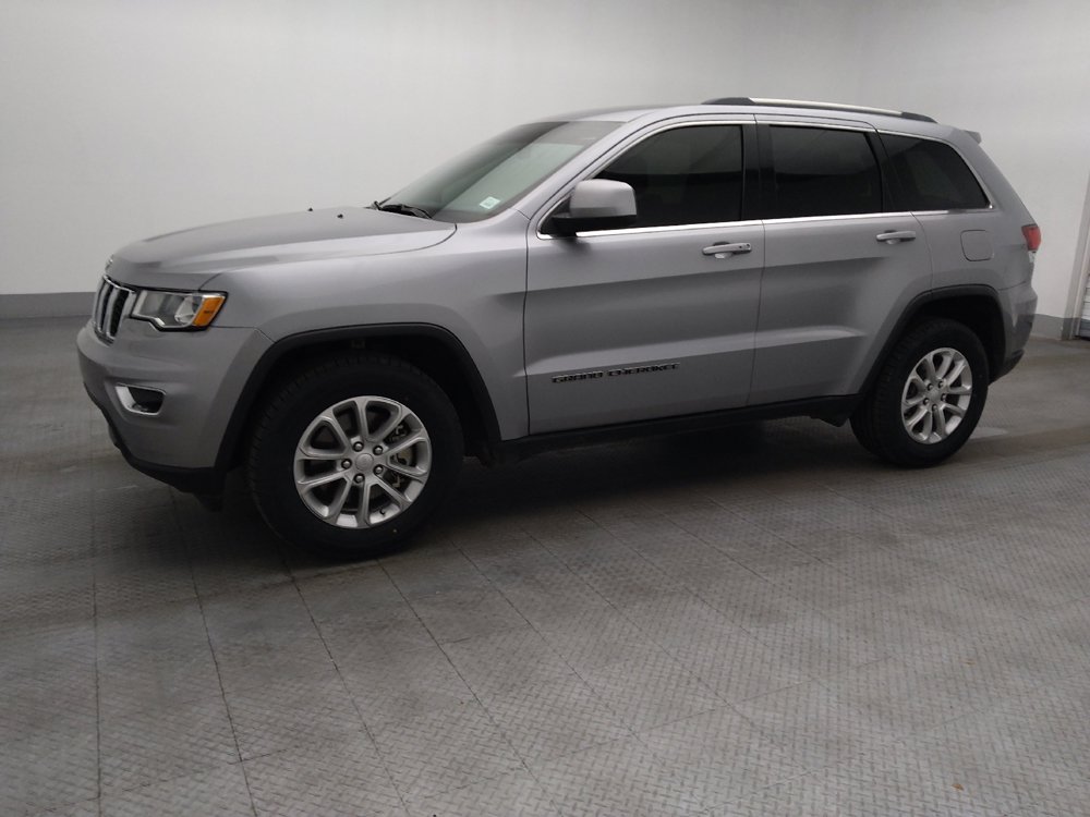 Used 2021 Jeep Grand Cherokee Laredo RWD image 2