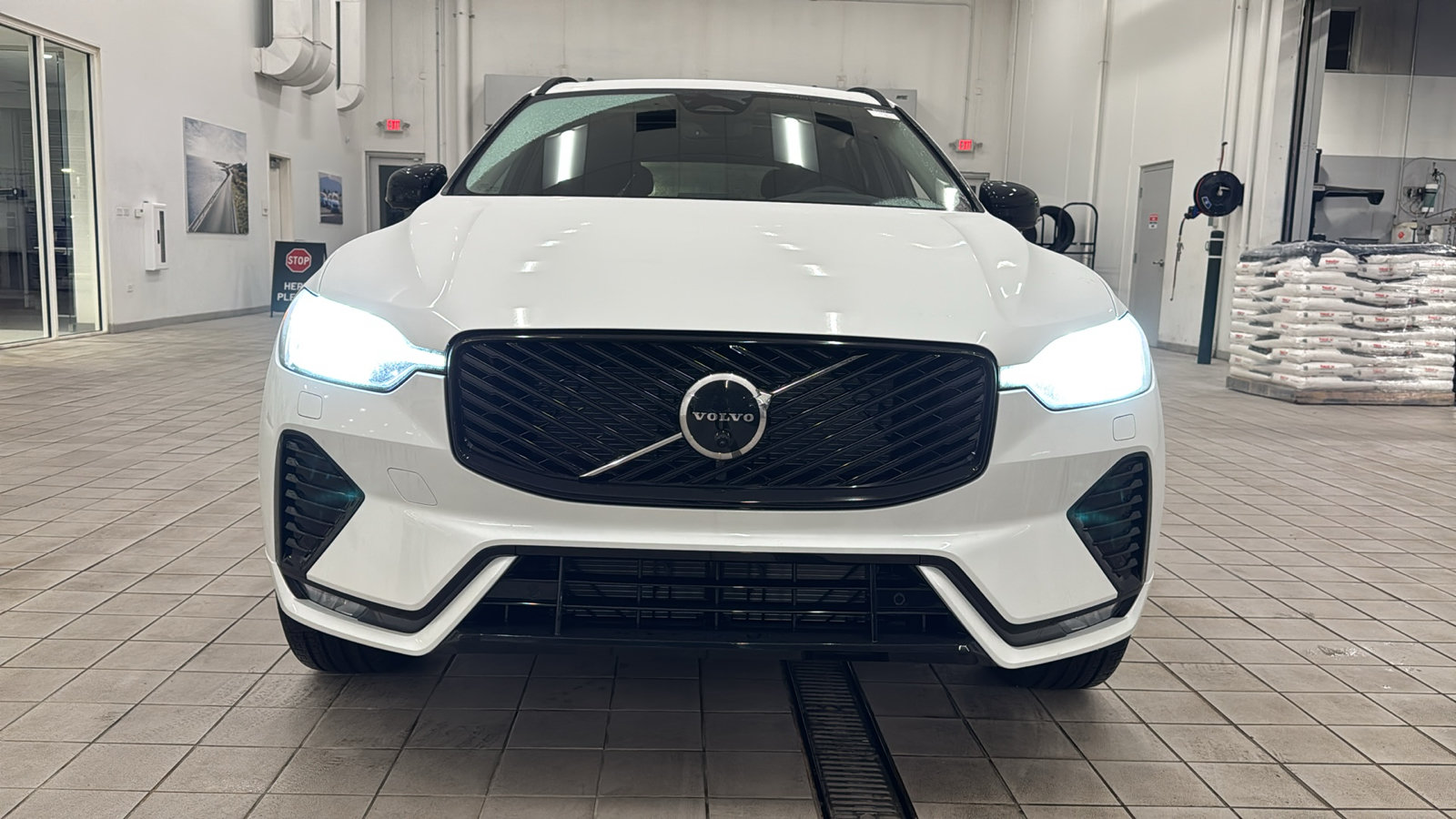 New 2026 Volvo XC60 B5 Plus w/ Climate Package AWD/4WD image 10