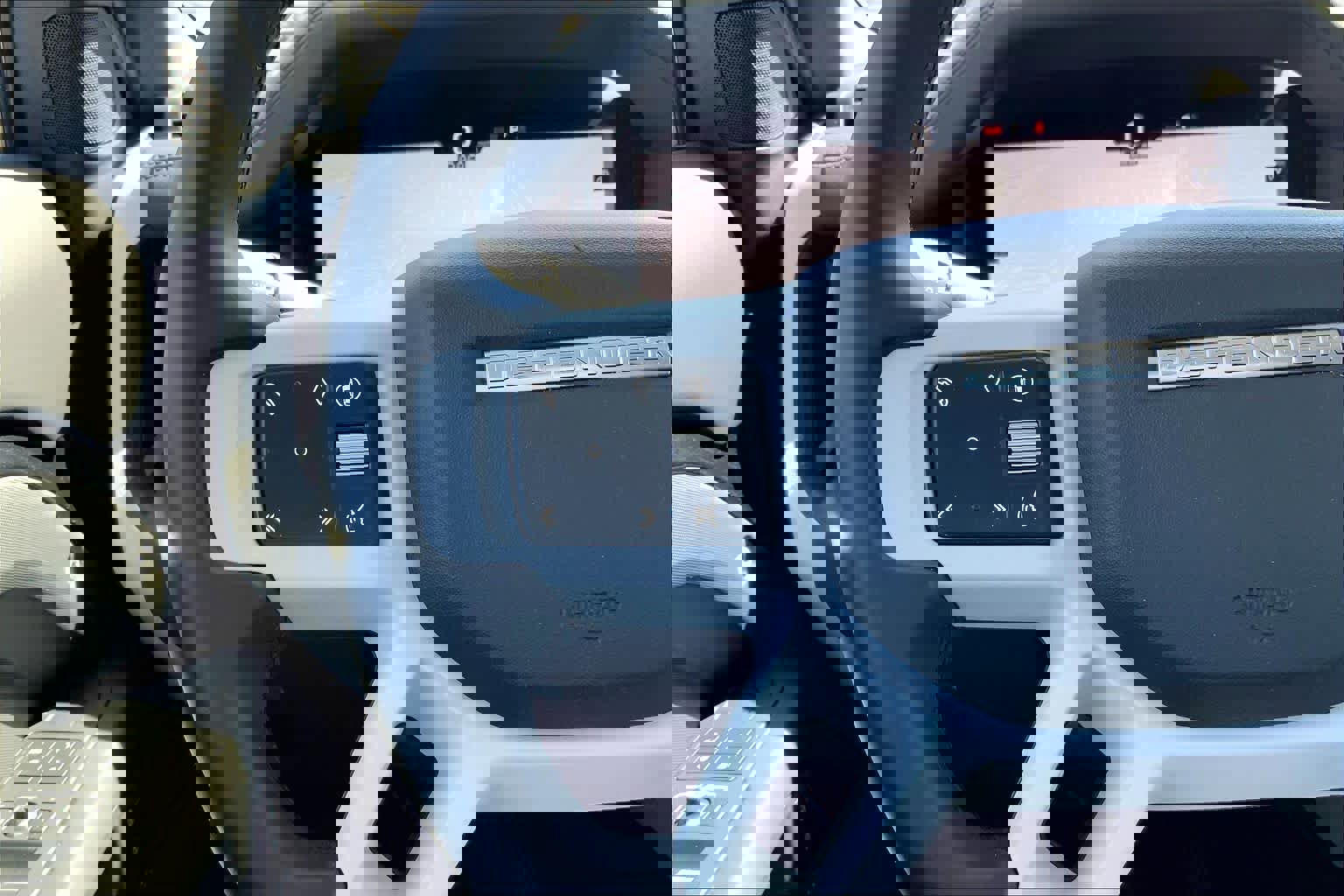 Certified 2025 Land Rover Defender 110 X-Dynamic SE image 22