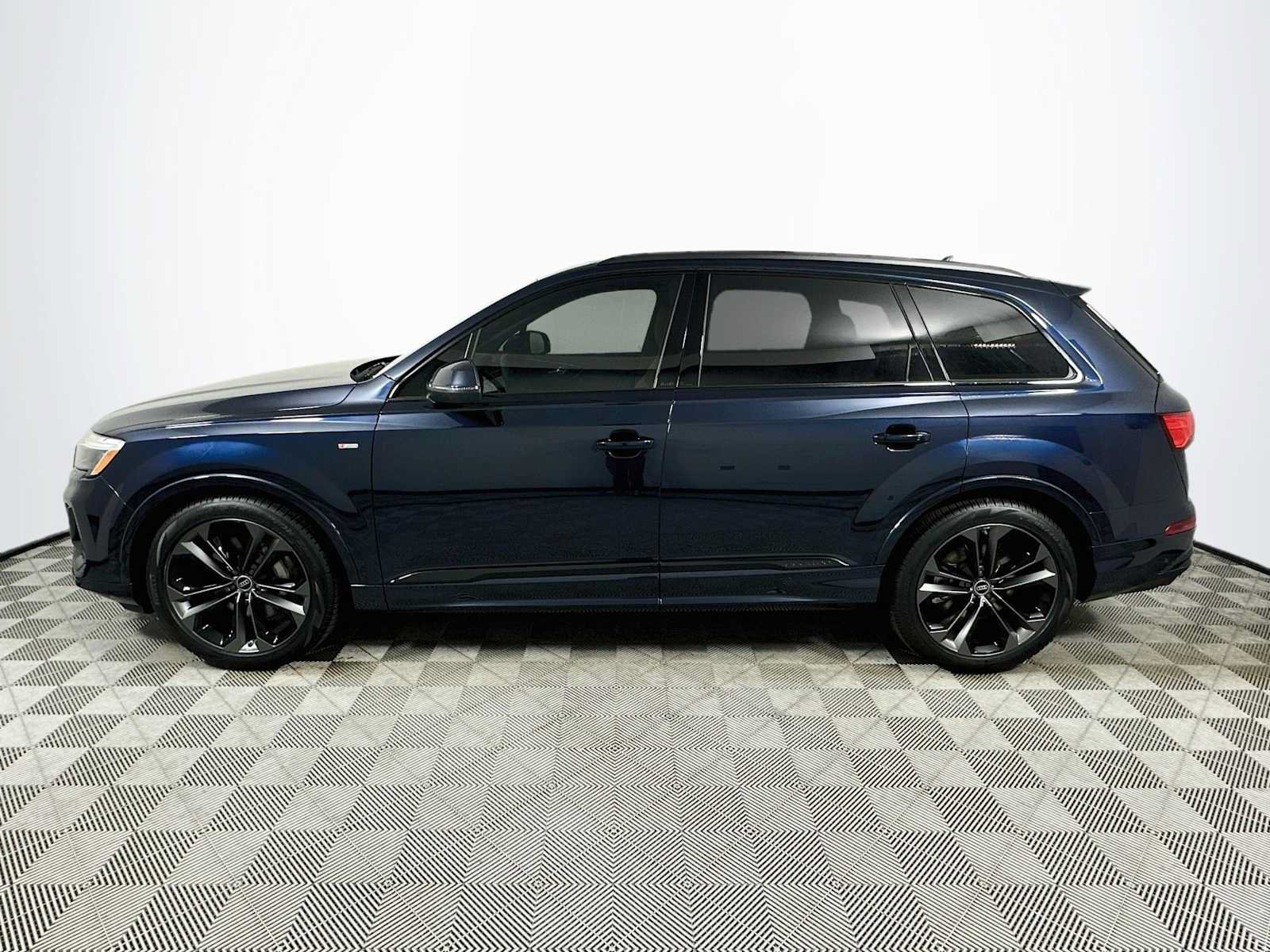 New 2026 Audi Q7 Premium Plus AWD/4WD image 3
