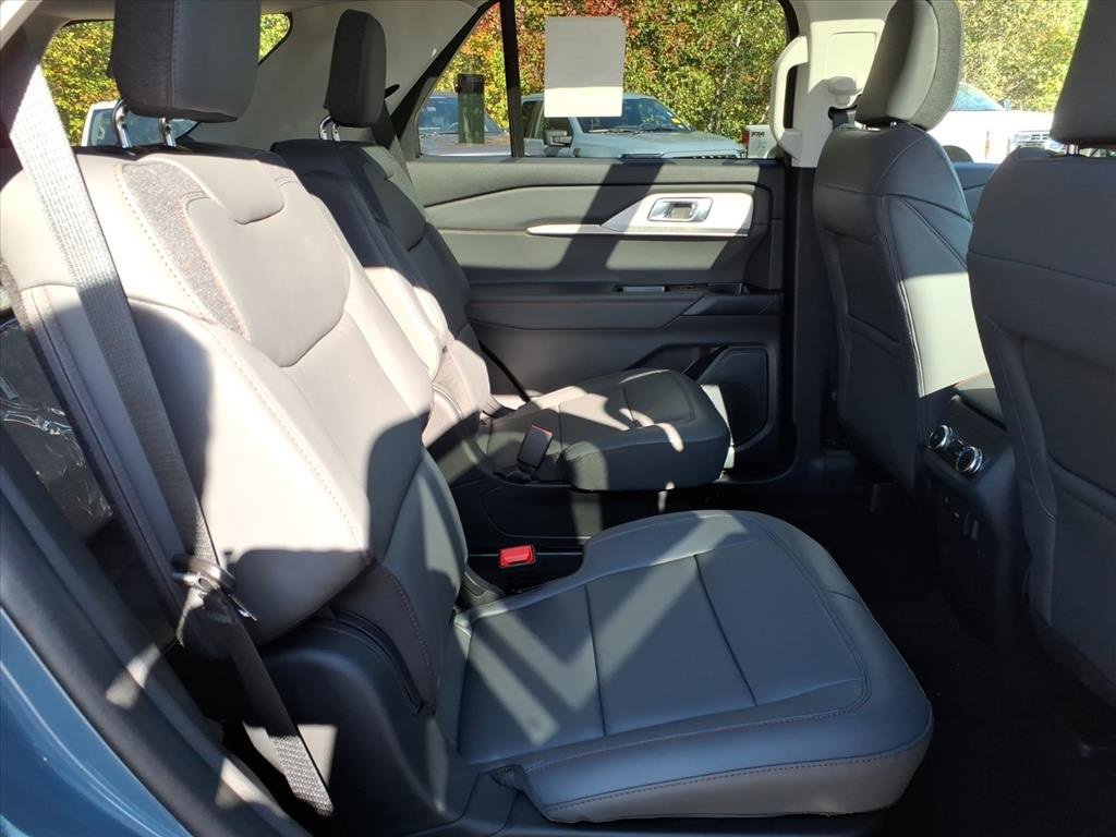 New 2025 Ford Explorer Active image 13