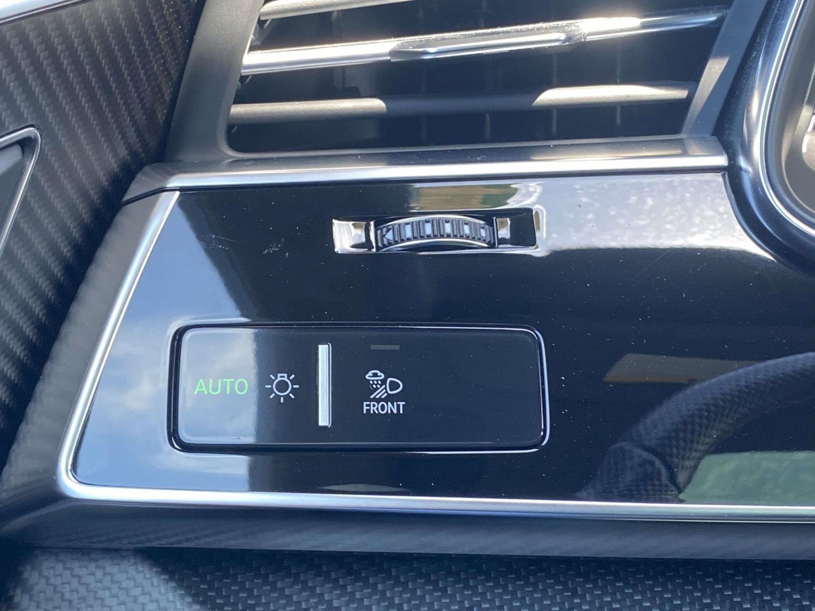 Certified 2022 Audi RS Q8 w/ Carbon Optic Package image 20