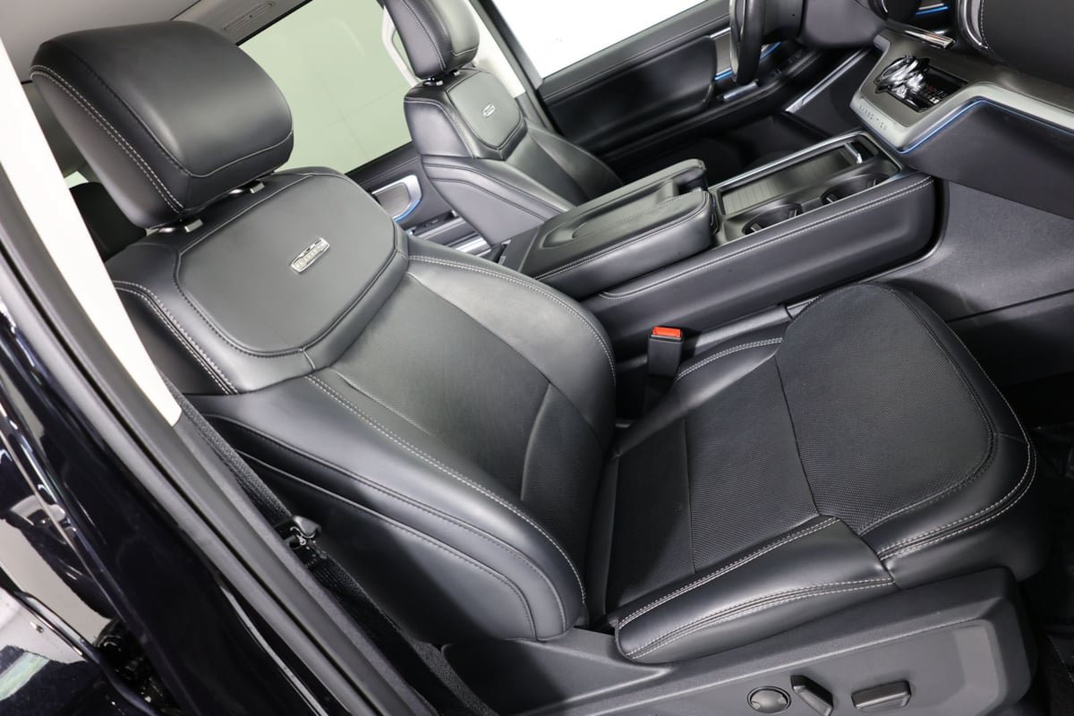 Used 2025 Ford Expedition Platinum AWD/4WD image 41