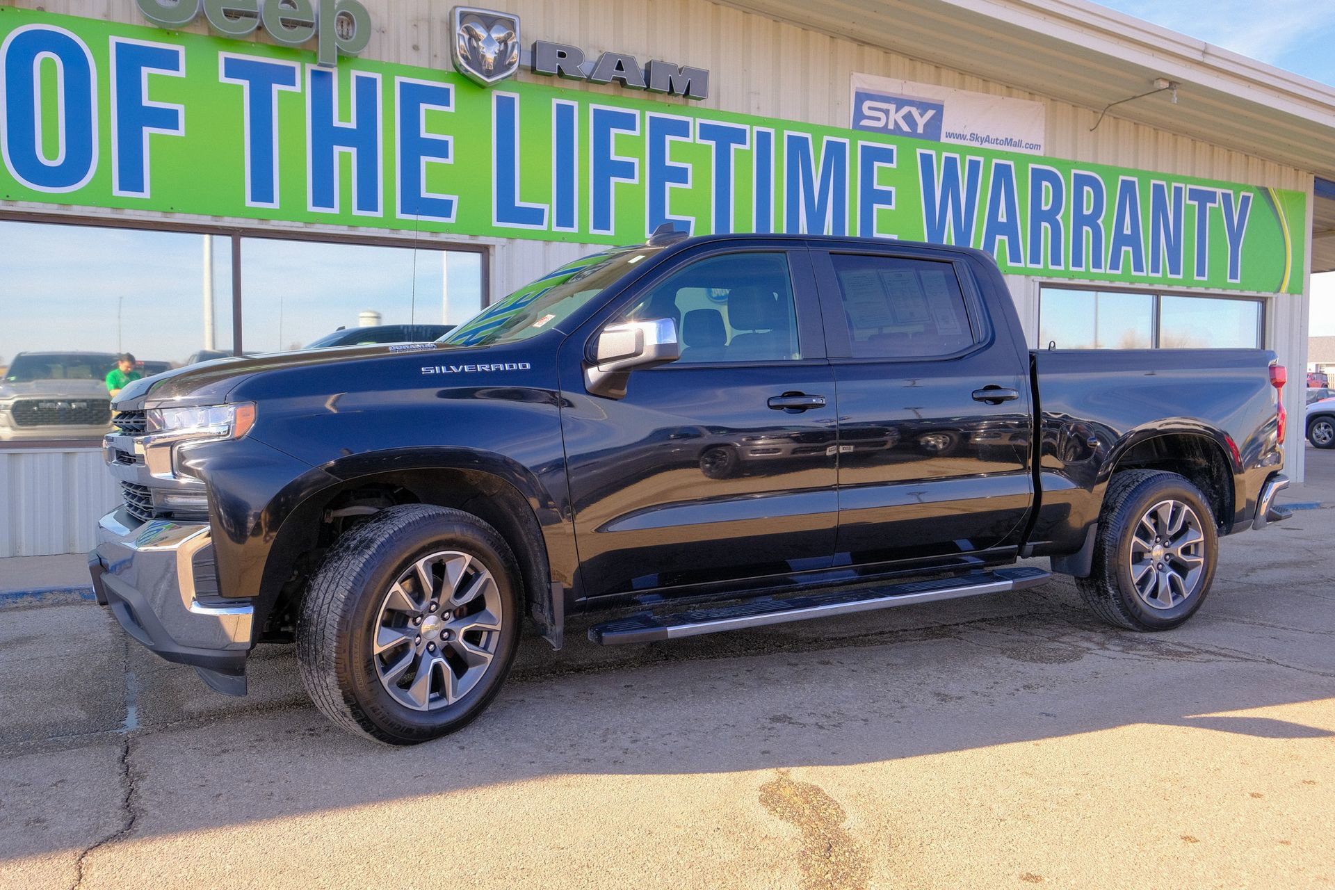 Used 2021 Chevrolet Silverado 1500 LT w/ All Star Edition Plus image 2