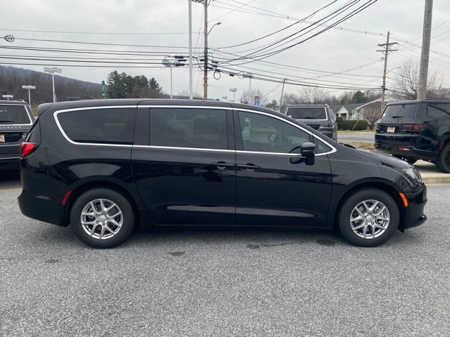 New 2026 Chrysler Voyager LX image 9