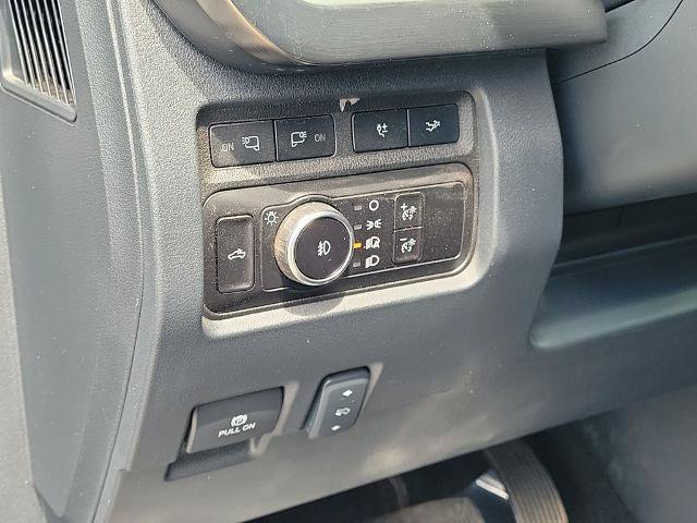 Certified 2023 Ford F350 Lariat w/ Tremor Off-Road Package AWD/4WD image 24