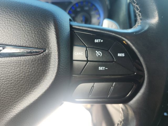 Used 2018 Chrysler 300 S image 25