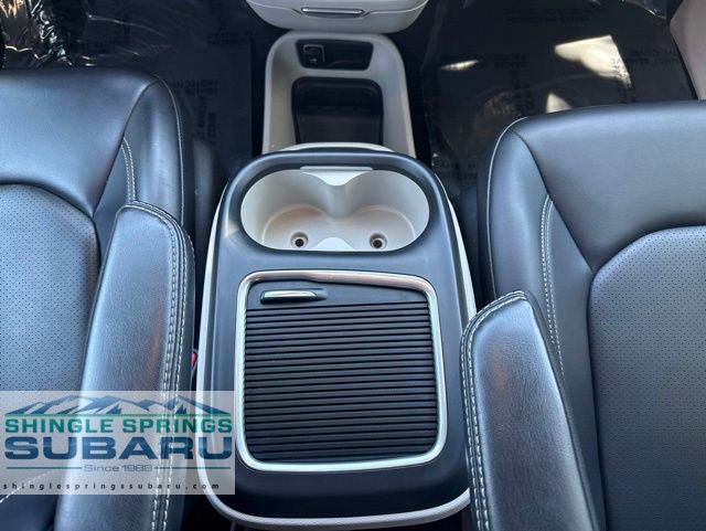 Used 2023 Chrysler Pacifica Touring-L FWD image 24