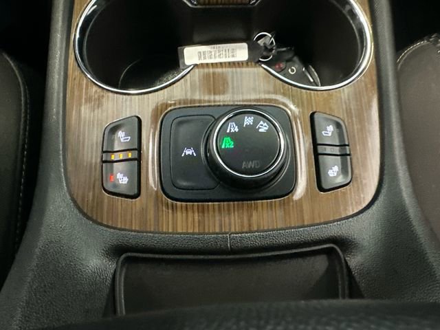 Used 2023 GMC Acadia SLE w/ Driver Convenience Package image 26