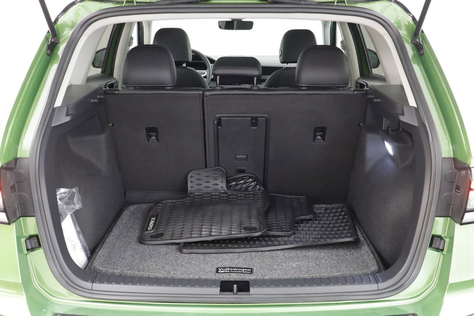 Used 2025 Volkswagen Taos SE image 17