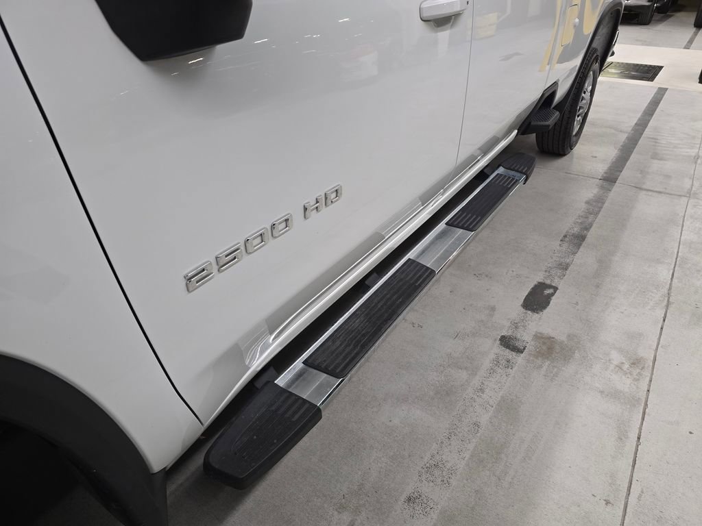 Used 2025 Chevrolet Silverado 2500 LT w/ Convenience Package image 13