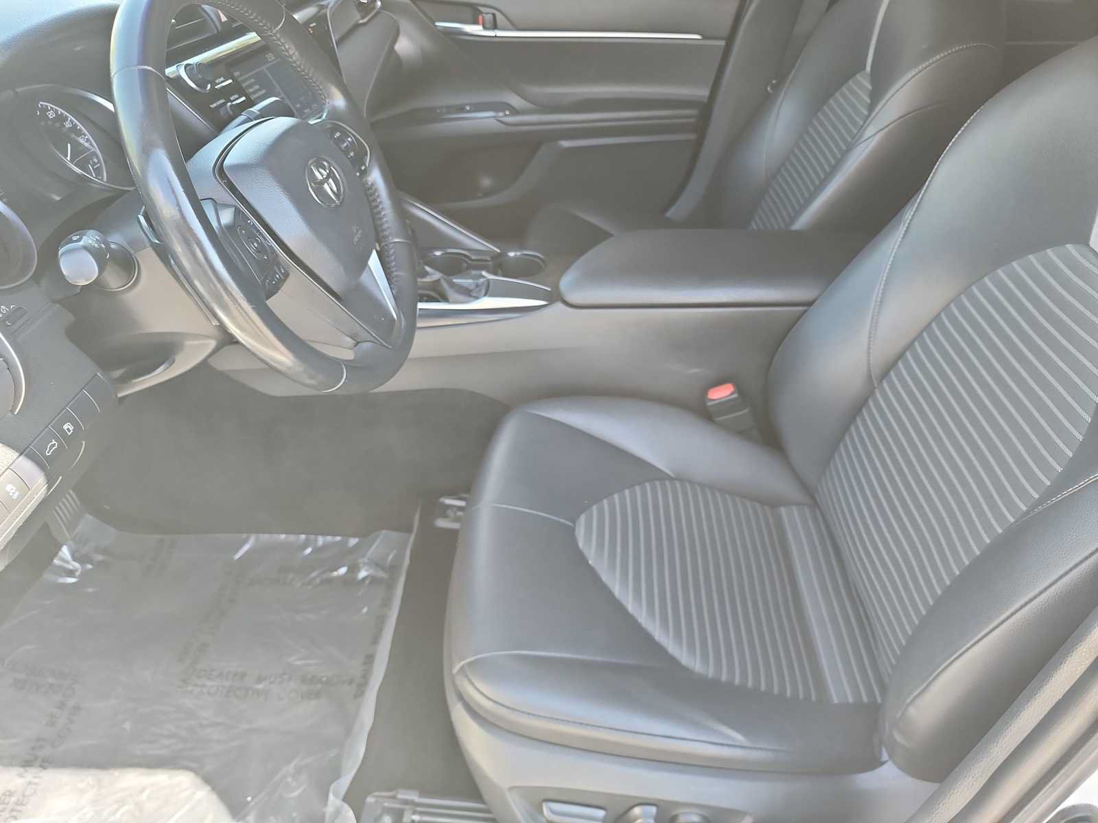 Used 2018 Toyota Camry SE w/ Moonroof Package FWD image 18