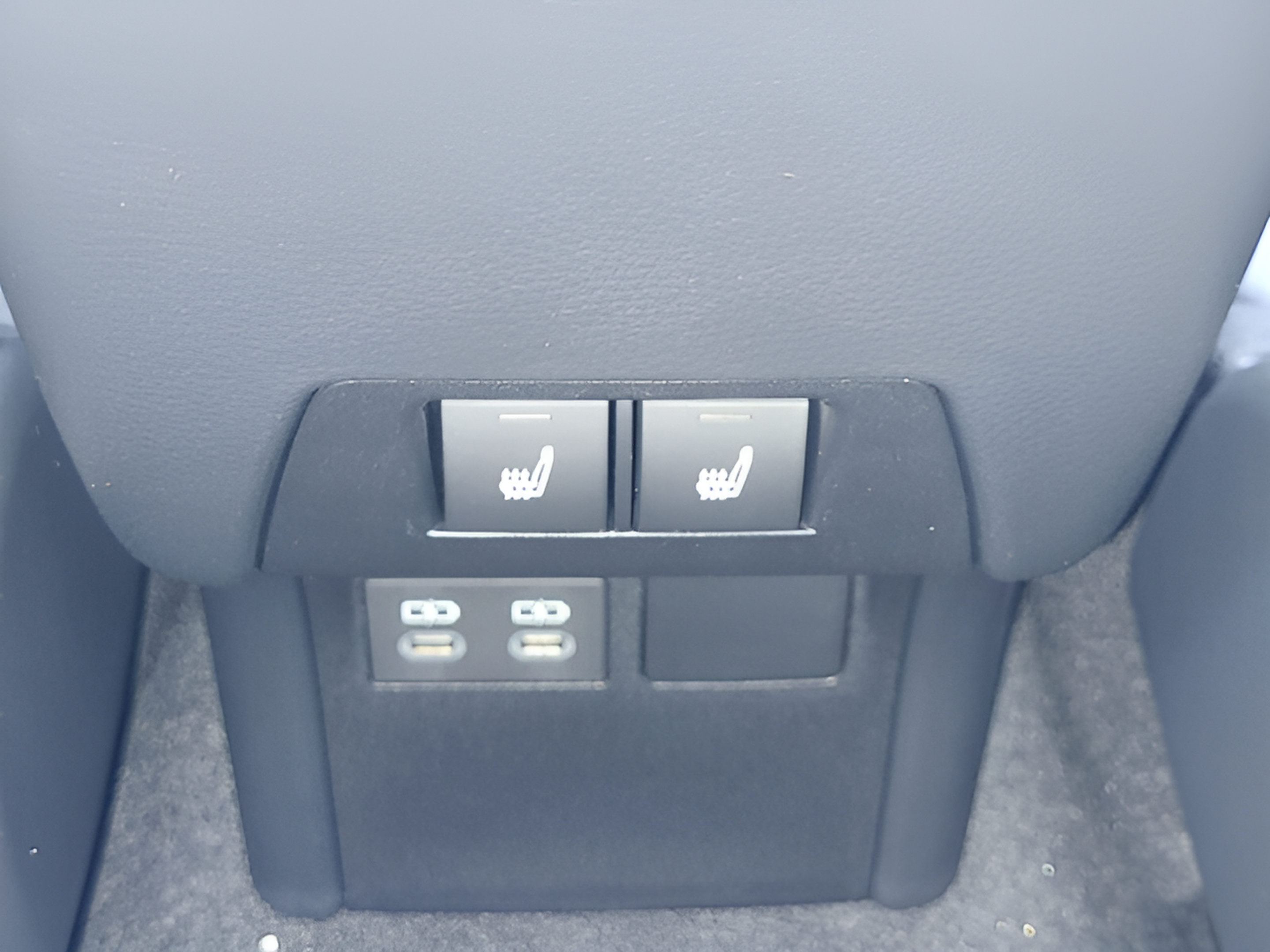 New 2026 Toyota Prius Limited FWD image 9