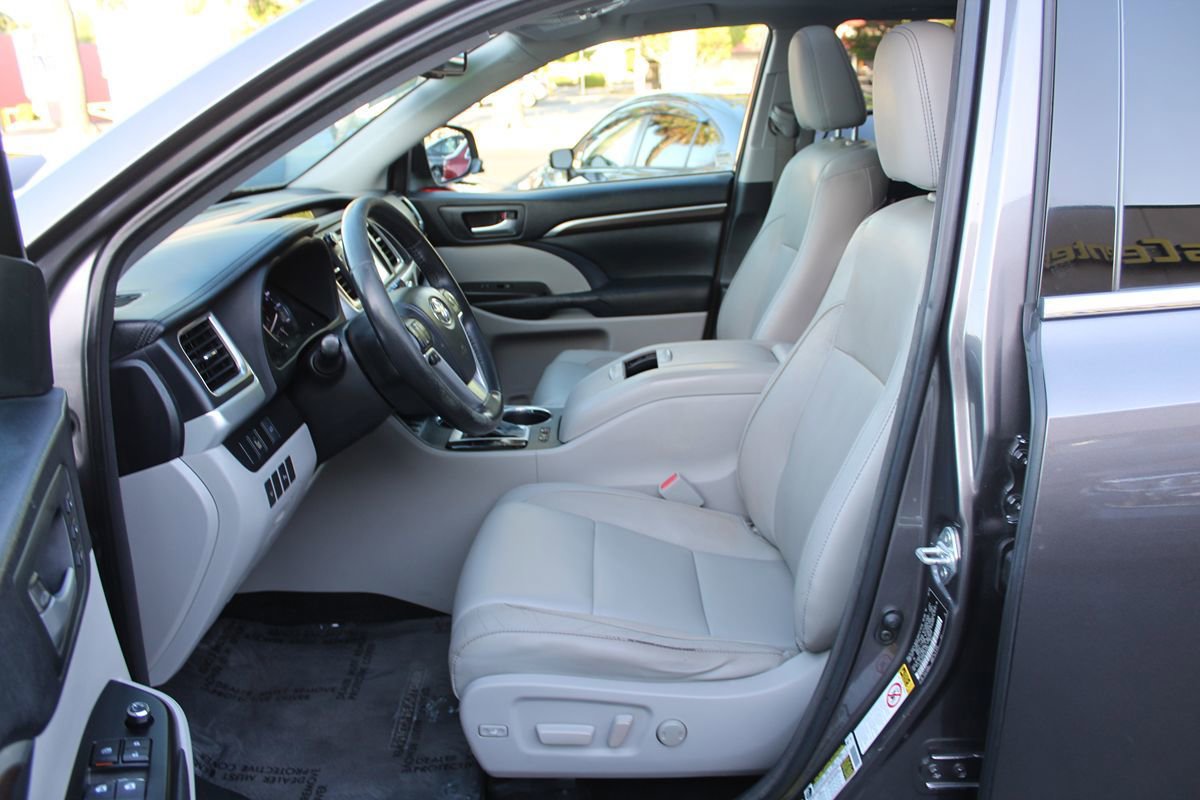 Used 2014 Toyota Highlander Limited AWD/4WD image 22