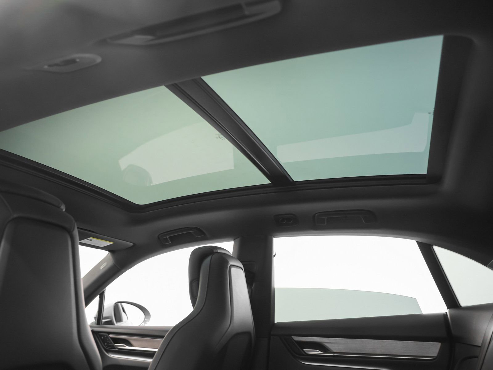 Certified 2025 Porsche Macan 4 Electric image 52