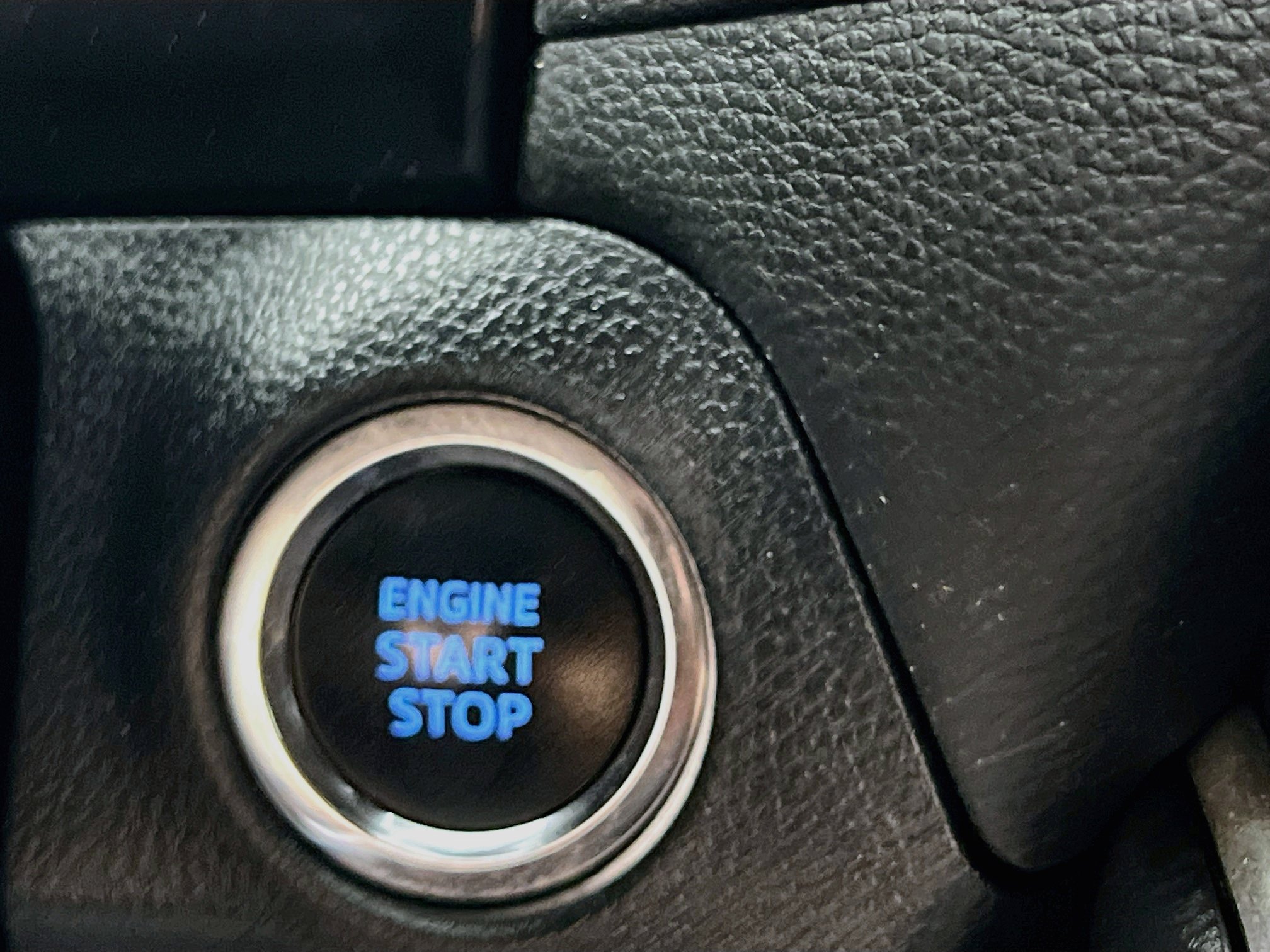 Used 2019 Toyota RAV4 XLE w/ Convenience Package FWD image 23