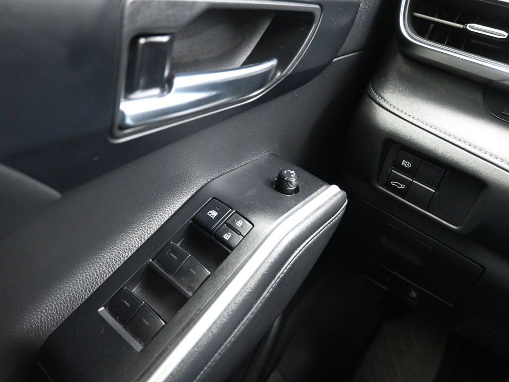 Used 2021 Toyota Highlander XSE image 10