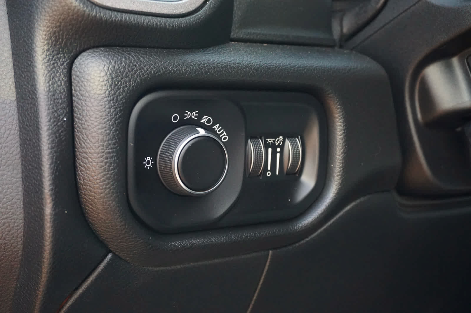 Used 2019 RAM 5500 Tradesman w/ Electrical Accessory Group AWD/4WD image 19