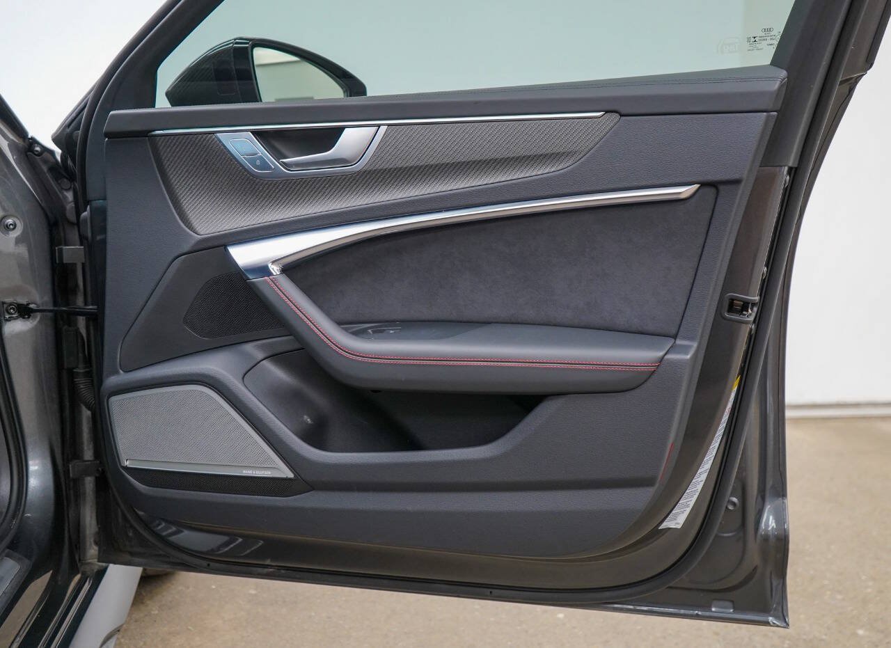 Used 2022 Audi RS 6 AWD/4WD image 59