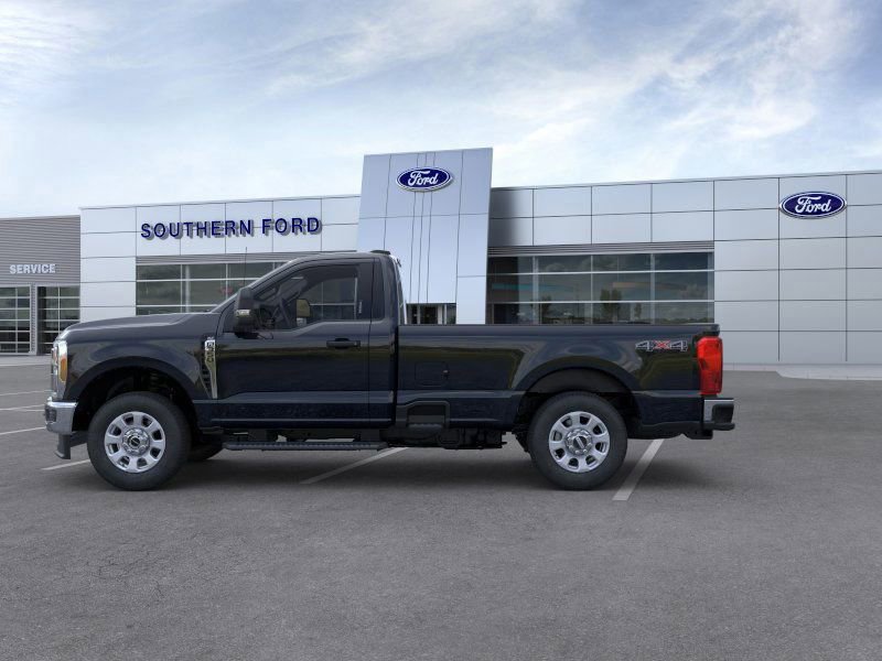 New 2025 Ford F350 XLT image 3