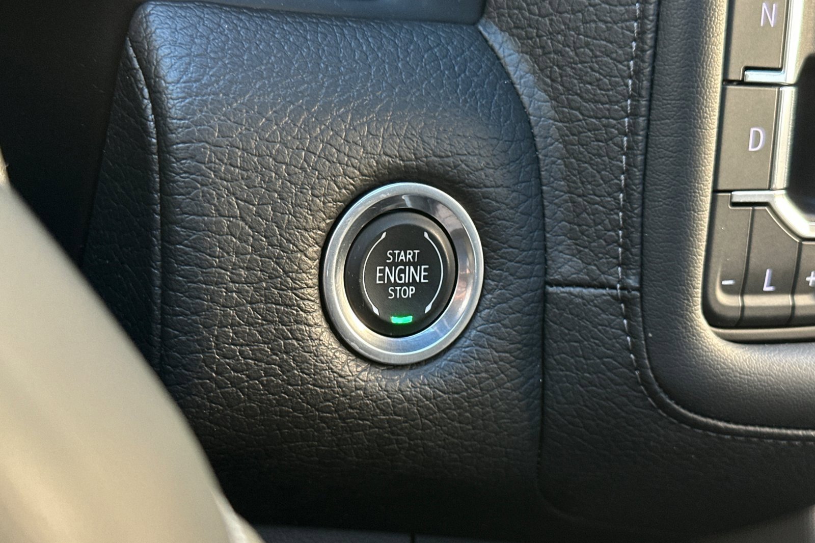 Used 2021 GMC Yukon XL Denali w/ LPO, Illumination Package image 28