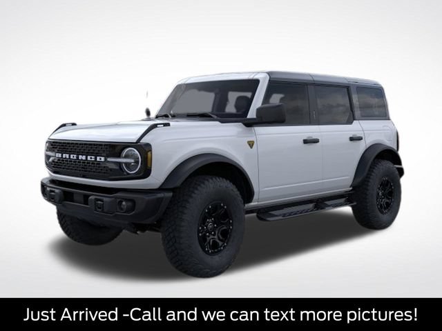 New 2026 Ford Bronco Badlands w/ Wildtrak Package