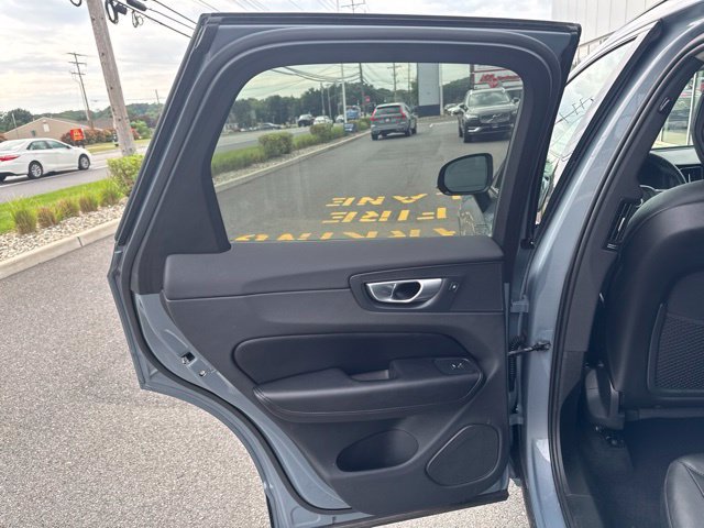 Certified 2024 Volvo XC60 B5 Core w/ Protection Package Premier AWD/4WD image 16
