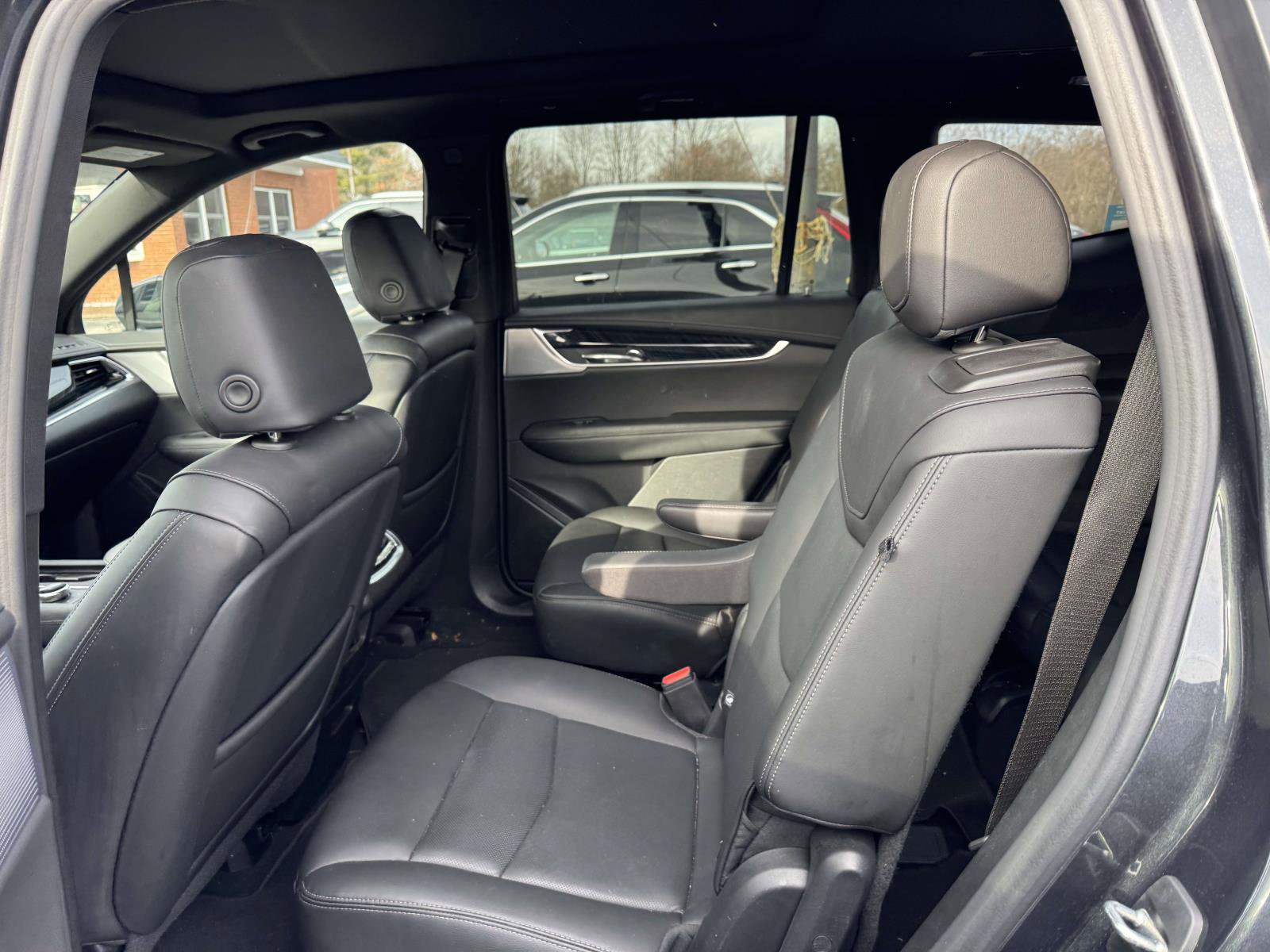 Used 2022 Cadillac XT6 Premium Luxury image 10