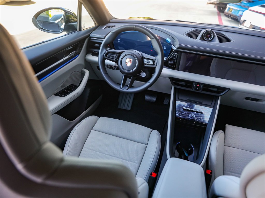 New 2025 Porsche Macan 4 Electric image 34