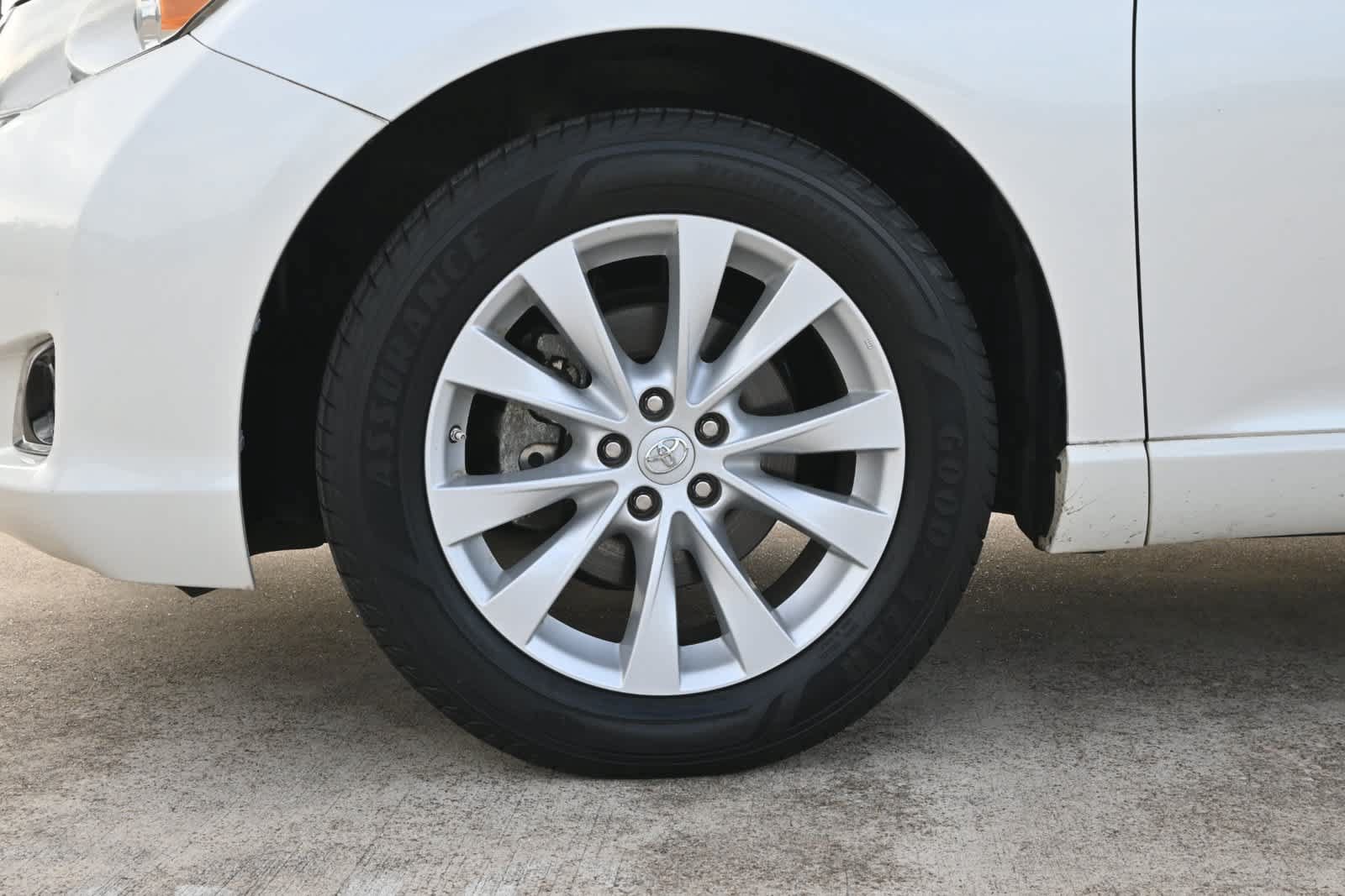 Used 2015 Toyota Venza XLE w/ XLE Premium Package FWD image 25