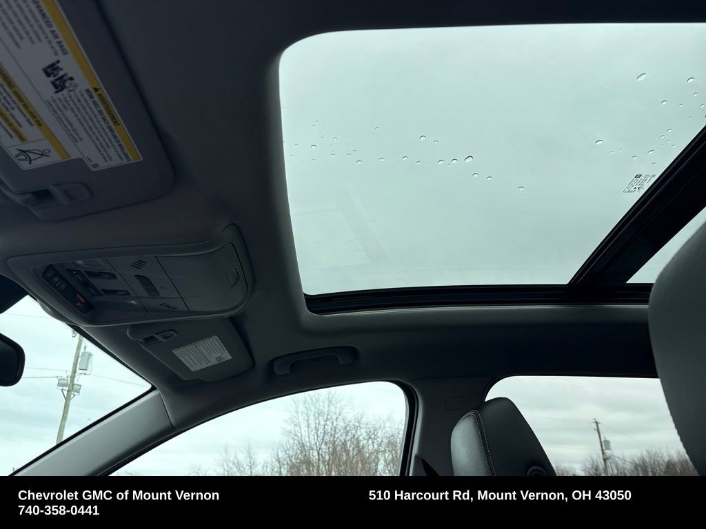 Used 2023 GMC Terrain SLT w/ LPO, Floor Liner Package image 24