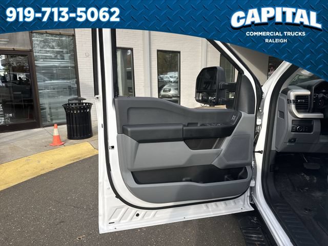 New 2026 Ford F250 XL w/ XL Chrome Package RWD image 23
