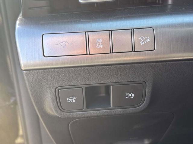 Used 2025 Hyundai Kona Limited image 21