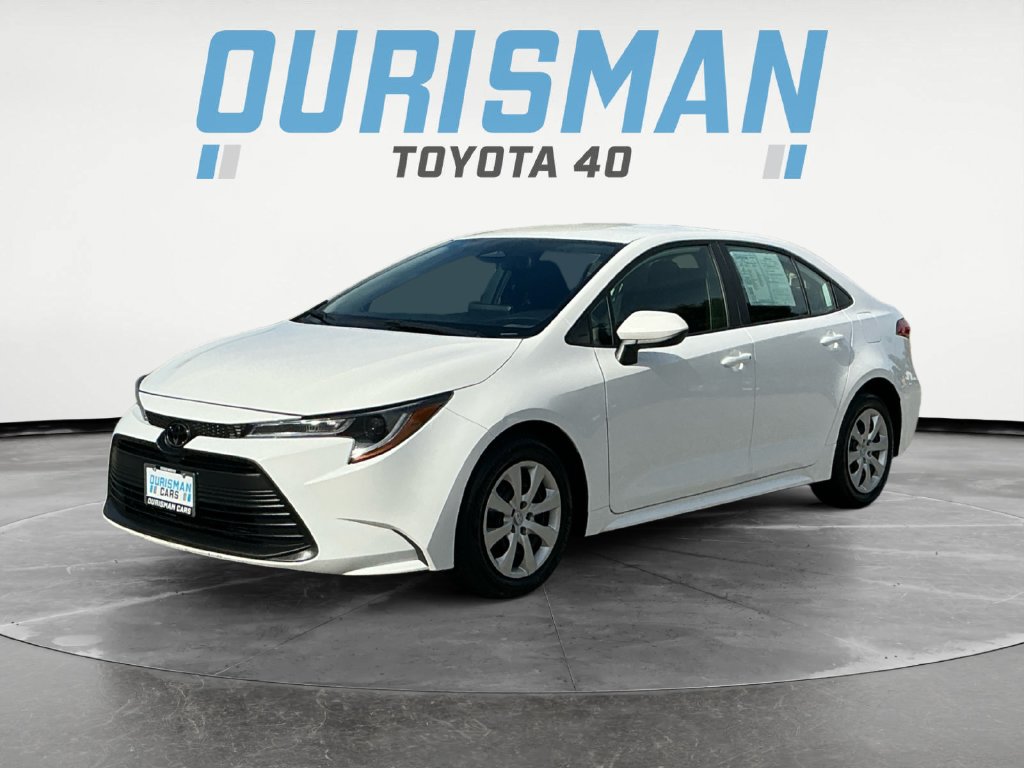 Used 2025 Toyota Corolla LE FWD image 3