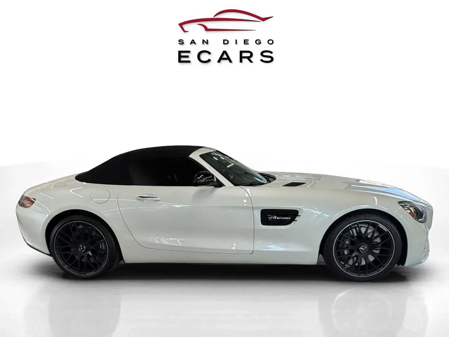 Used 2018 Mercedes-Benz AMG GT Roadster image 4