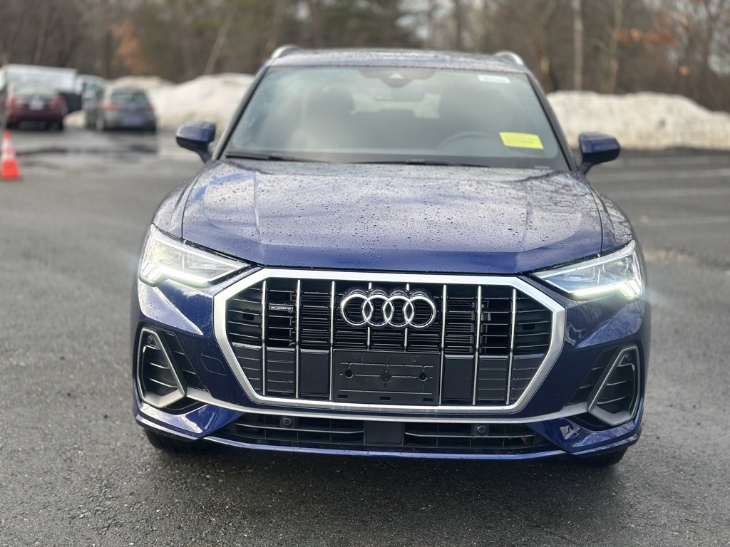 Certified 2025 Audi Q3 2.0T Premium w/ Convenience Package image 9