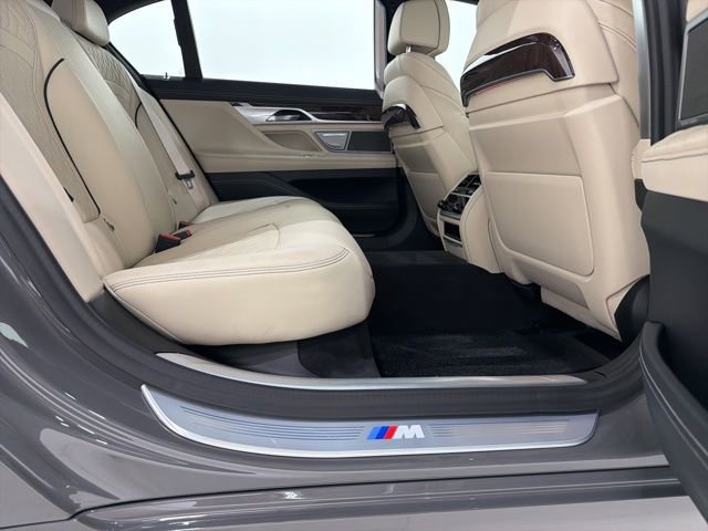 Used 2020 BMW 750i xDrive w/ Executive Package AWD/4WD image 49