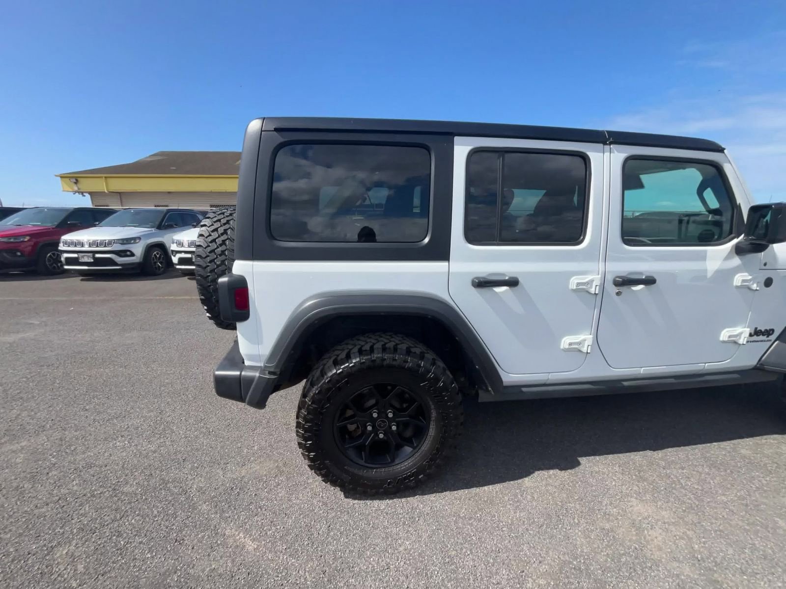 Used 2025 Jeep Wrangler Unlimited Sport AWD/4WD image 16