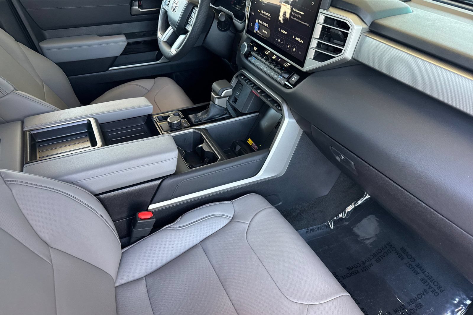 Used 2026 Toyota Tundra Limited AWD/4WD image 18