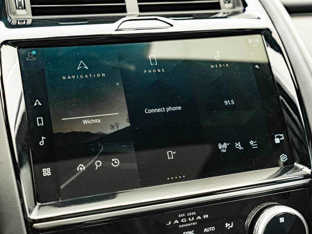 Certified 2024 Jaguar E-PACE R-Dynamic SE AWD/4WD image 29