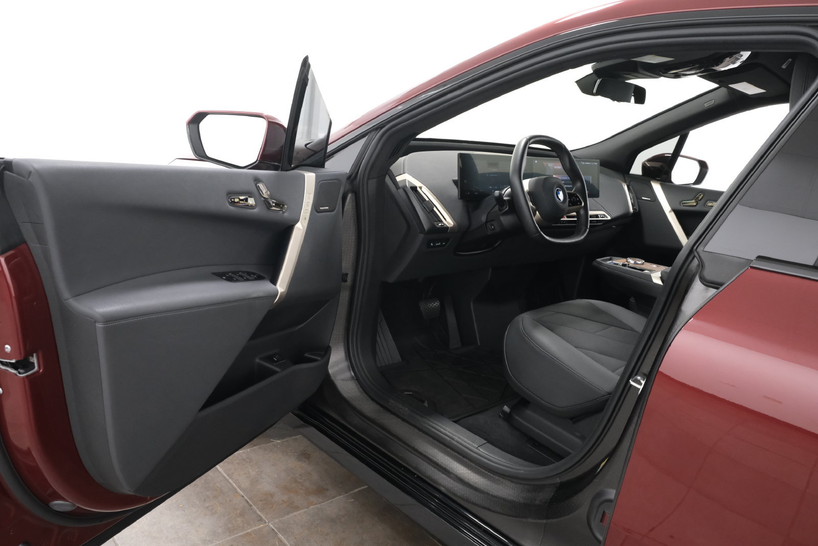 Used 2023 BMW iX xDrive50 w/ Premium Package AWD/4WD image 25