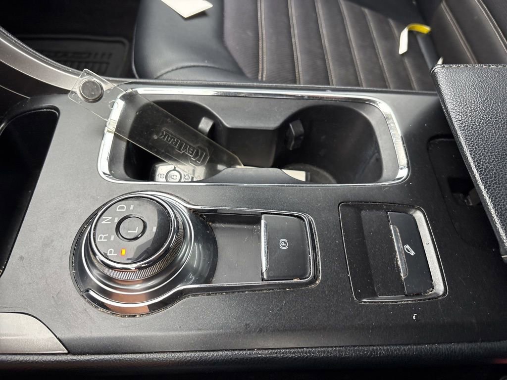 Used 2017 Ford Fusion SE w/ Equipment Group 201A FWD image 25