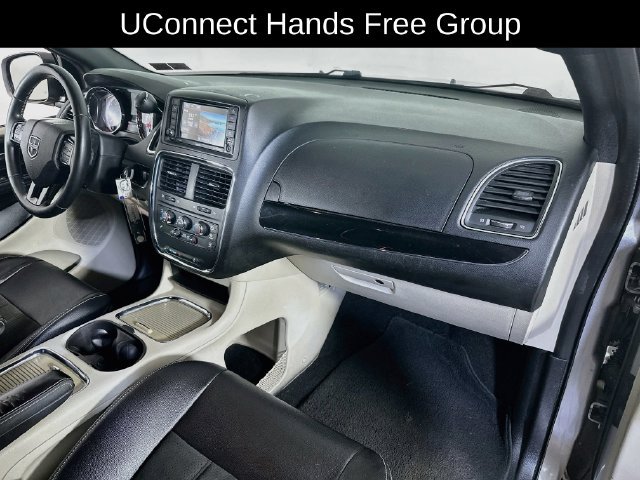 Used 2019 Dodge Grand Caravan SXT FWD image 11