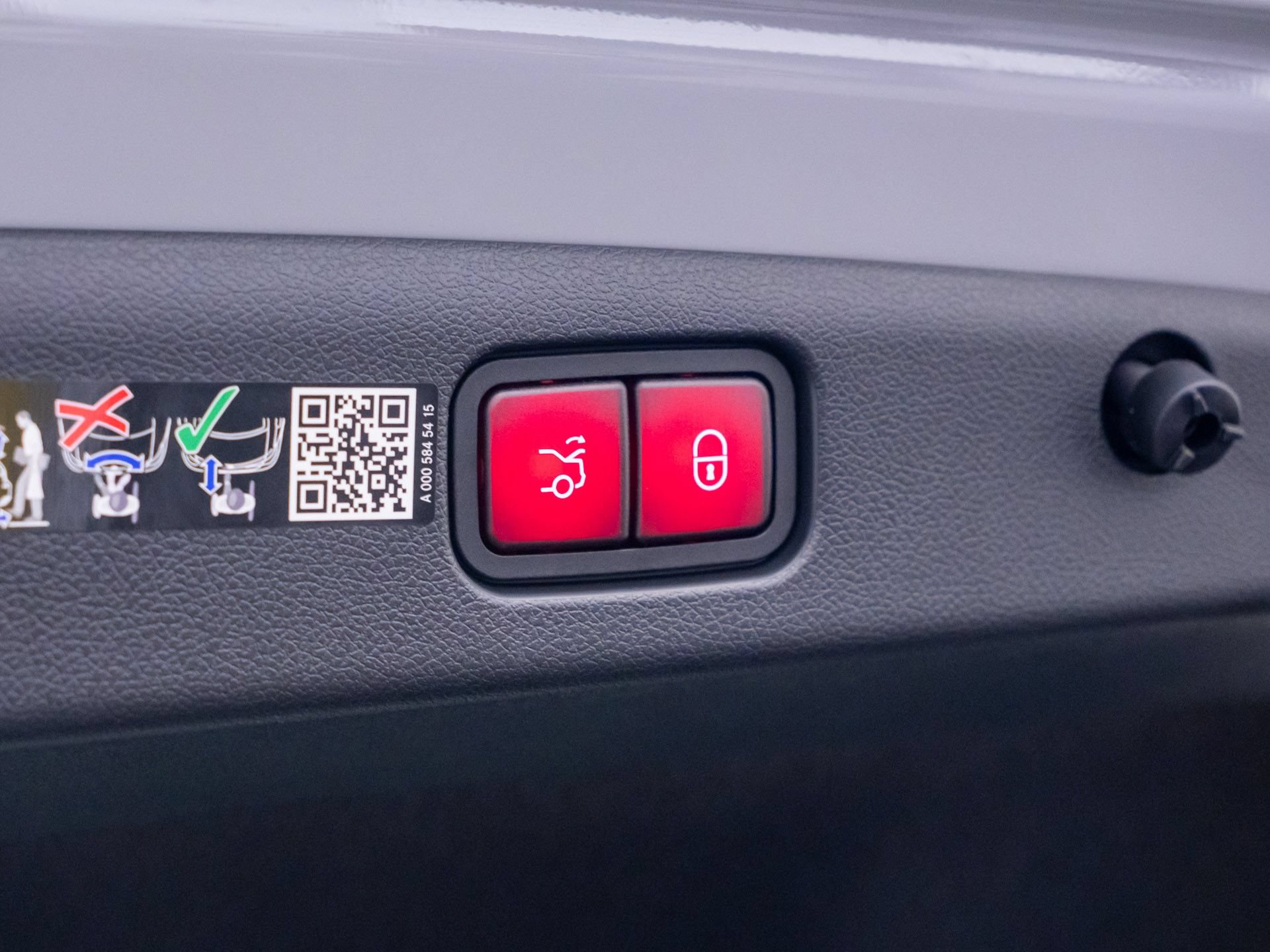 New 2026 Mercedes-Benz E 53 AMG e 4MATIC Sedan image 42
