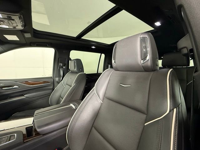Used 2024 Cadillac Escalade ESV Premium Luxury w/ Performance Package image 10