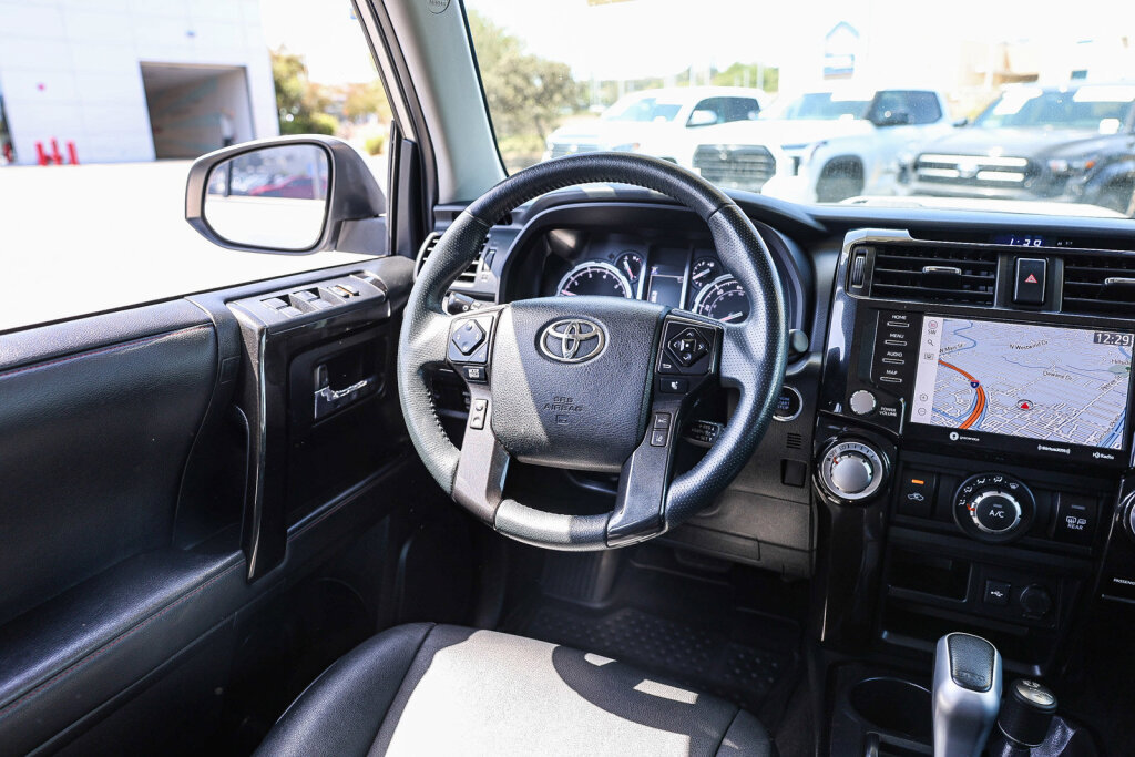 Certified 2020 Toyota 4Runner TRD Off-Road Premium w/ Moonroof Package AWD/4WD image 5