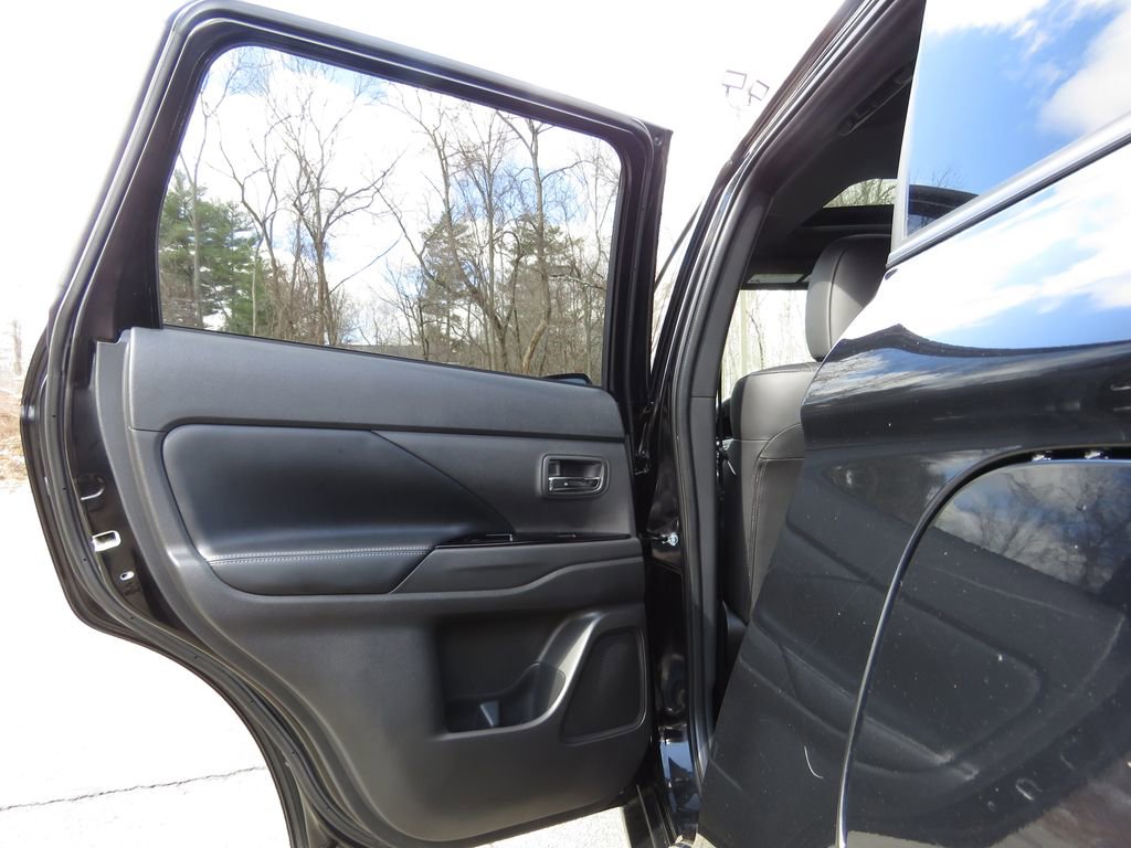 Used 2019 Mitsubishi Outlander SEL image 19